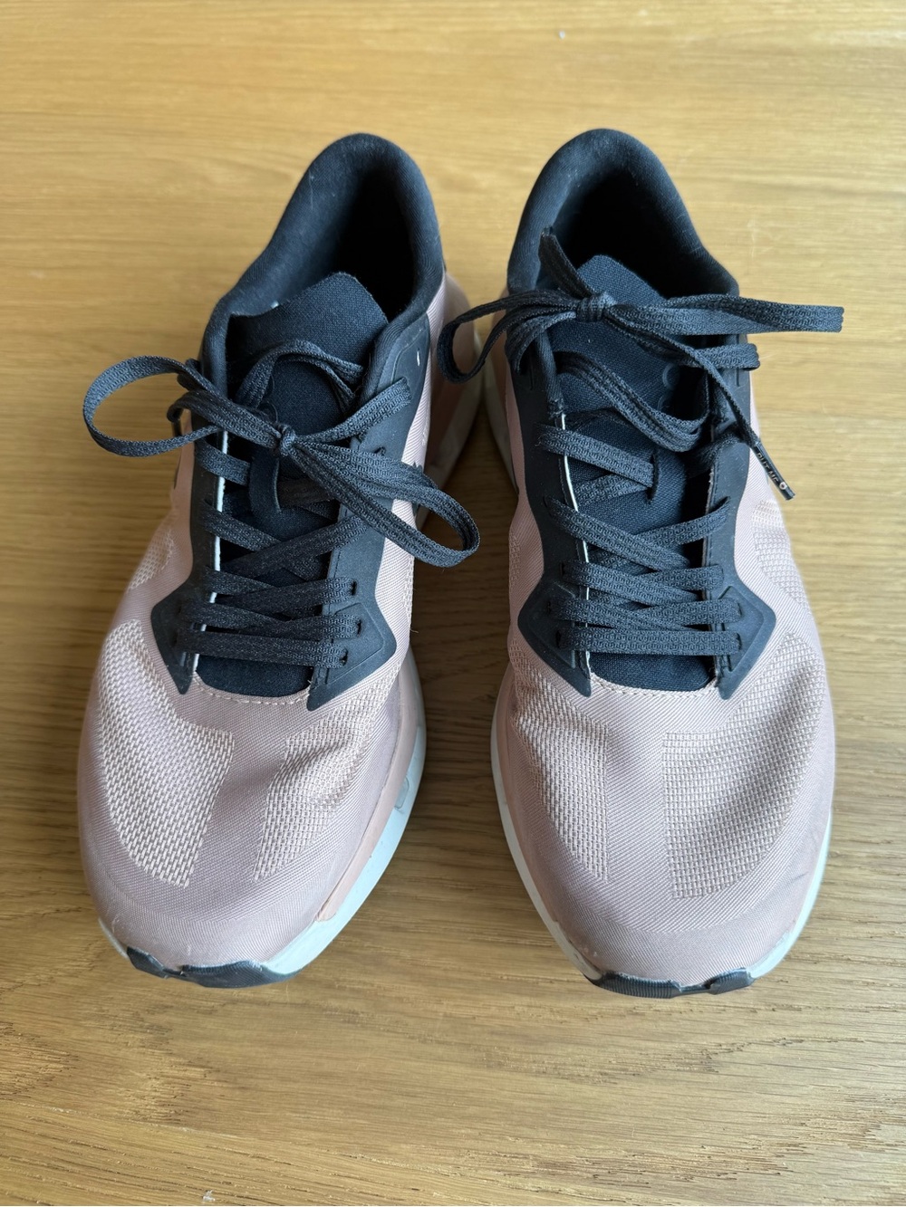 On Running Women's Cloudzone Sneakers in Rosebrown and Black, size 9.5 - Picture 4 of 10